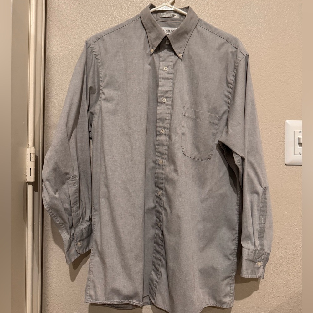 Van Heusen Men's Light Gray Casual Button-Down Shirt